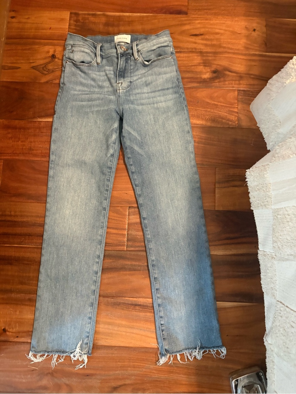 FRAME Le High Straight Jeans Size 26 Light Wash Frayed Hem (943)